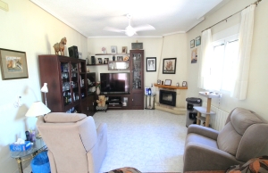 48508_fabulous_3_bedroom_farmhouse_with_many_extras_240724125119_img_1196
