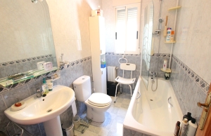 48508_fabulous_3_bedroom_farmhouse_with_many_extras_240724125121_img_1224