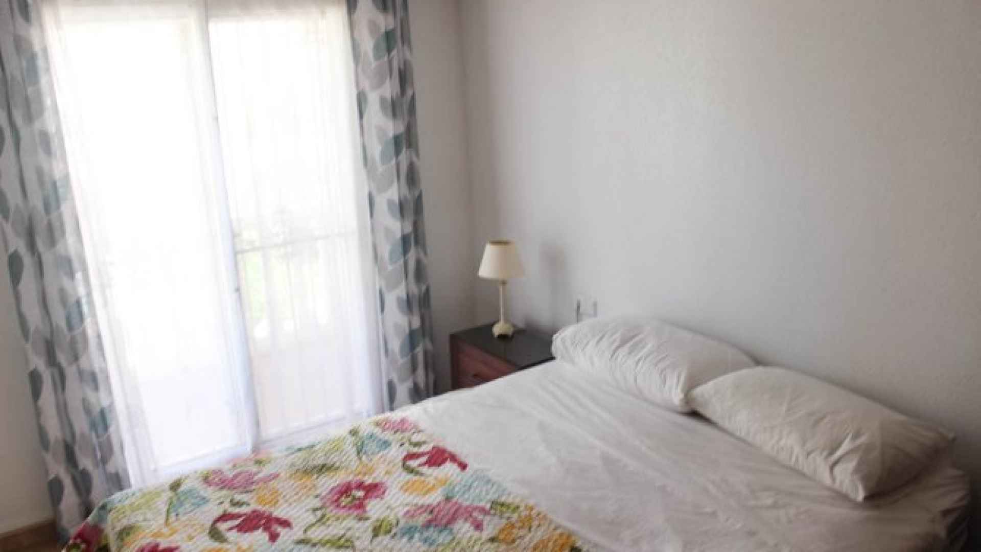 medium_16225_lovely_three_bedroom_townhouse_with_private_garage_and_large_communal_pool_160924111118_sr1346_(51)