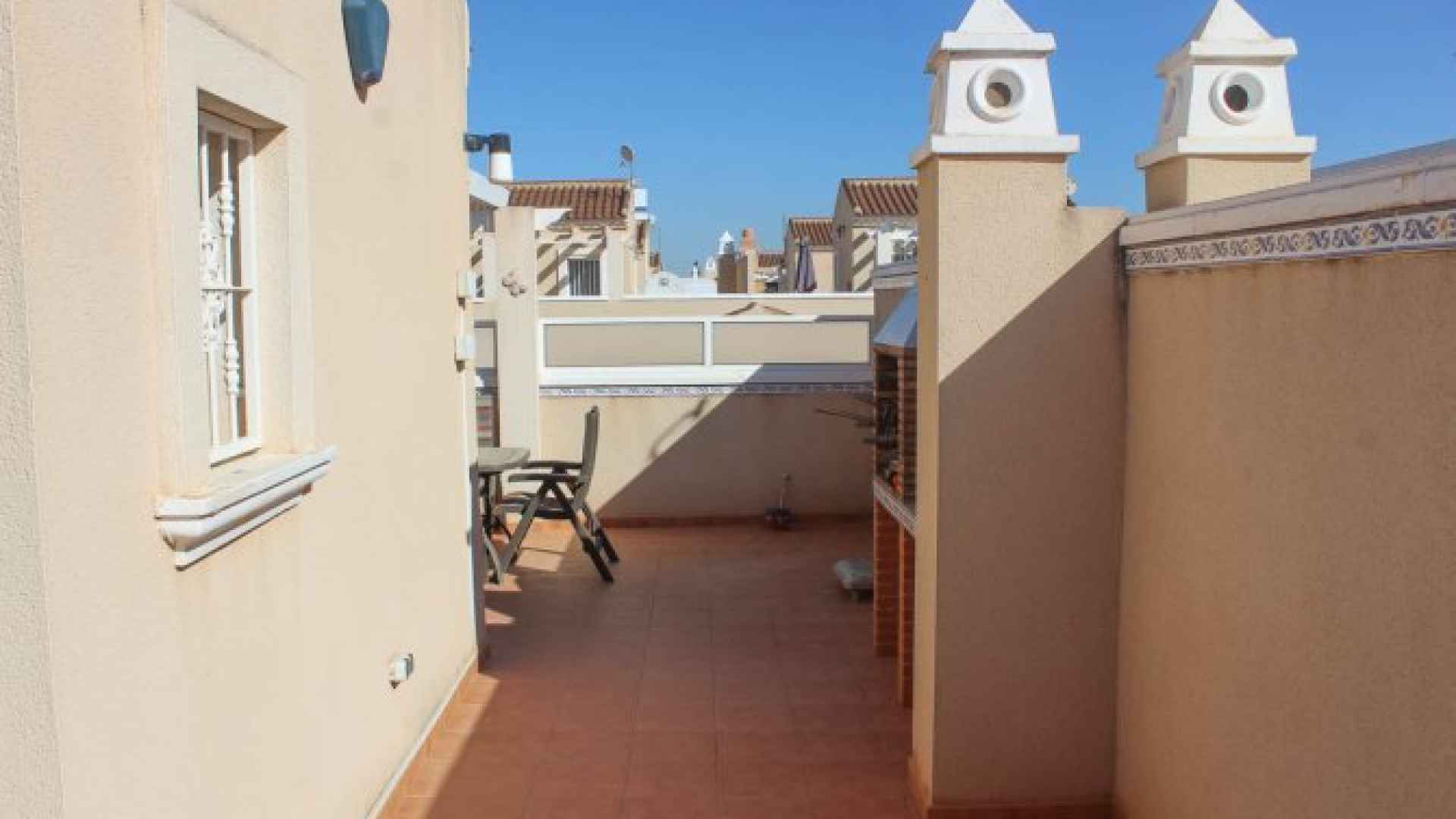 medium_16225_lovely_three_bedroom_townhouse_with_private_garage_and_large_communal_pool_160924111119_sr1346_(46)