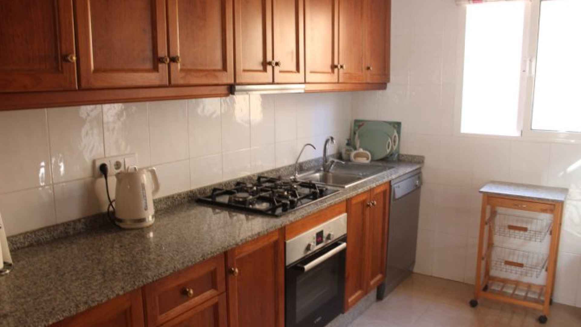medium_16225_lovely_three_bedroom_townhouse_with_private_garage_and_large_communal_pool_160924111120_sr1346_(12)