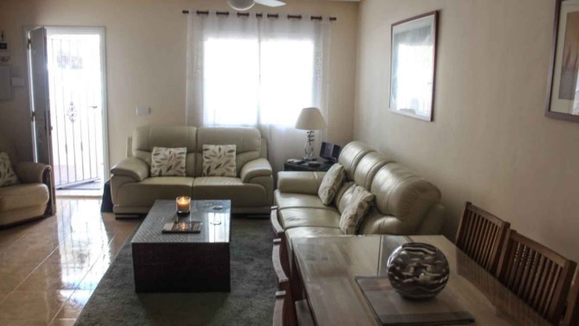 medium_16225_lovely_three_bedroom_townhouse_with_private_garage_and_large_communal_pool_160924111120_sr1346_(7)