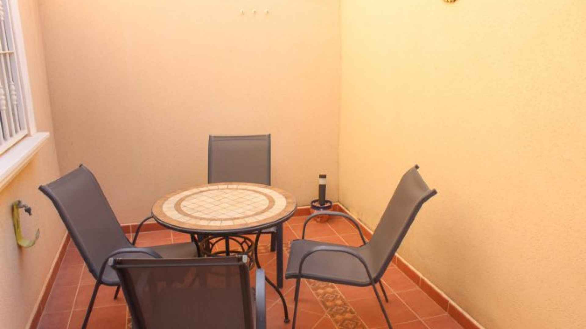 medium_16225_lovely_three_bedroom_townhouse_with_private_garage_and_large_communal_pool_160924111121_sr1346_(14)