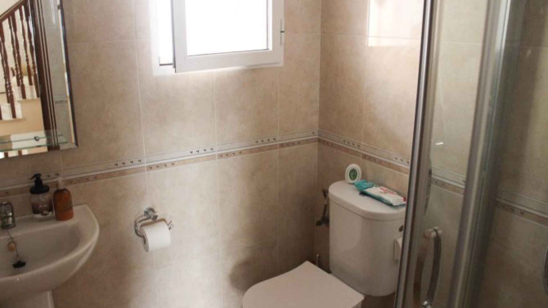 medium_16225_lovely_three_bedroom_townhouse_with_private_garage_and_large_communal_pool_160924111121_sr1346_(19)