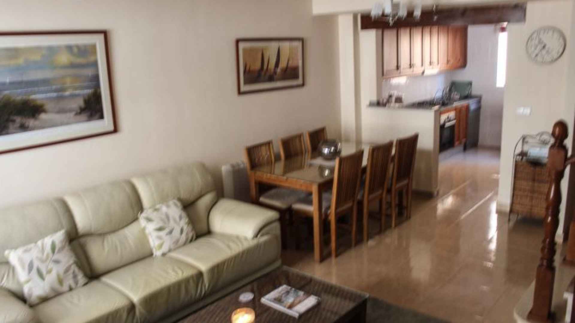 medium_16225_lovely_three_bedroom_townhouse_with_private_garage_and_large_communal_pool_160924111121_sr1346_(8)