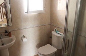 medium_16225_lovely_three_bedroom_townhouse_with_private_garage_and_large_communal_pool_160924111121_sr1346_(19)