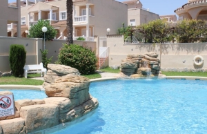 medium_16225_lovely_three_bedroom_townhouse_with_private_garage_and_large_communal_pool_160924111122_sr1346_(35)