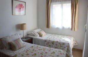 medium_16225_lovely_three_bedroom_townhouse_with_private_garage_and_large_communal_pool_160924111122_sr1376_taggart_(3)