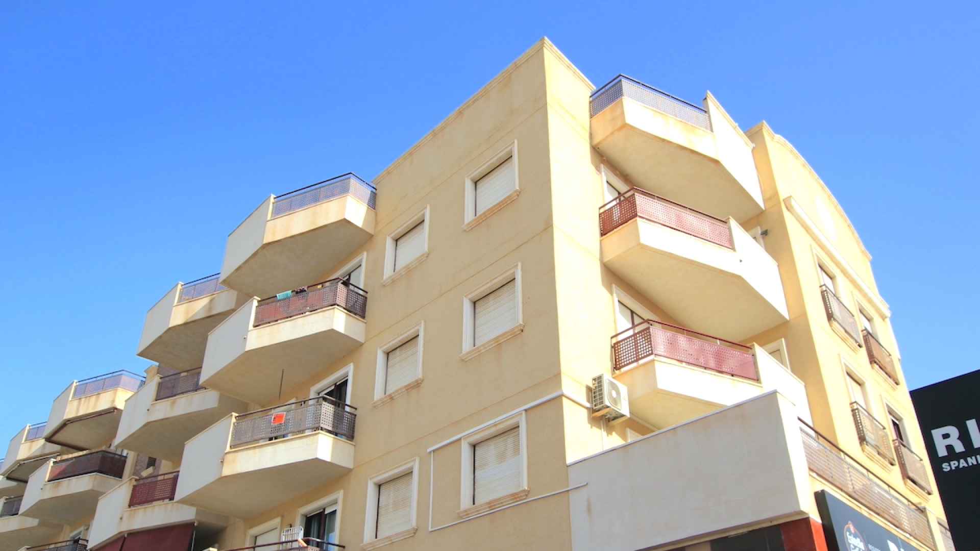 48620_fabulous_2_bed_coastal_apartment_central_location_211024142522_img_5869