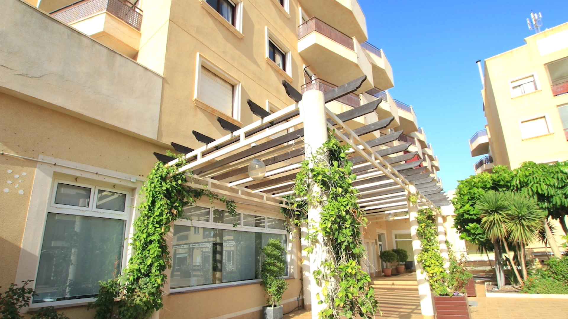 48620_fabulous_2_bed_coastal_apartment_central_location_211024142523_img_5863