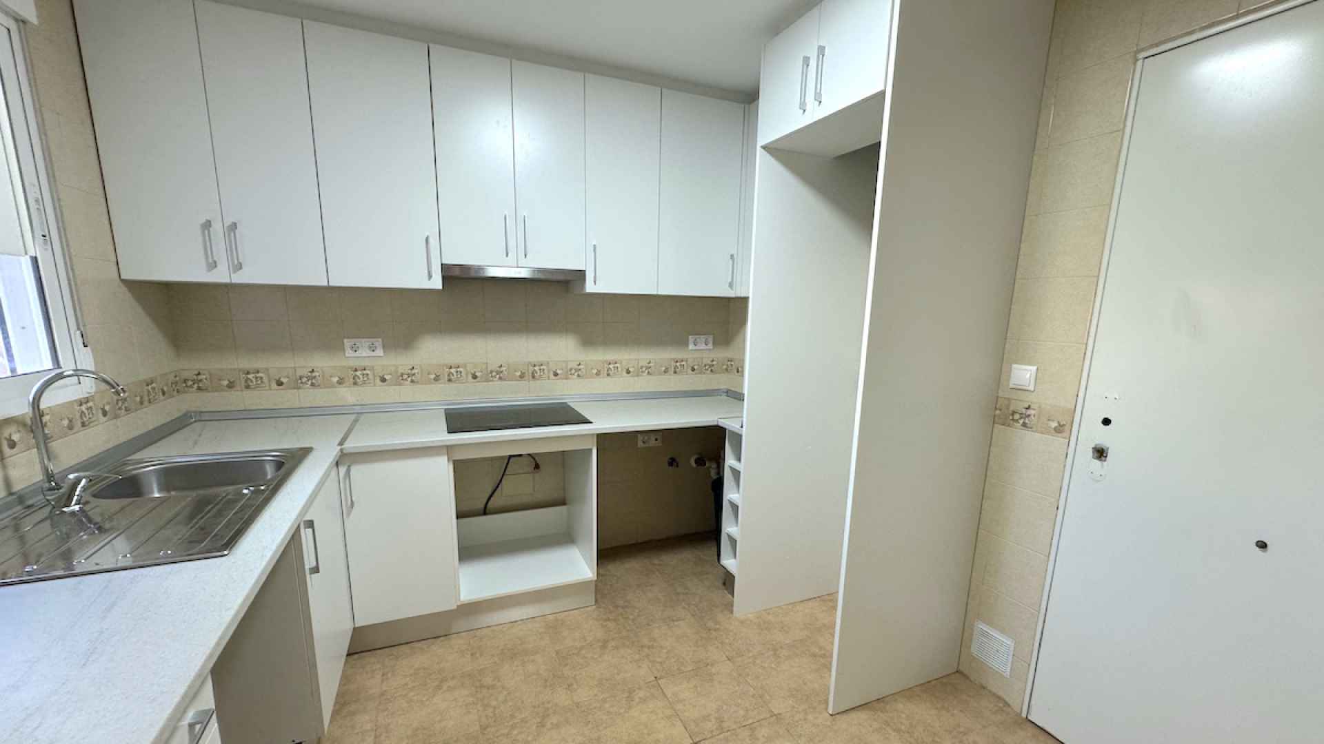 48739_spacious_2_bedroom_villa_with_great_outdoor_space_101224071248_img_7181