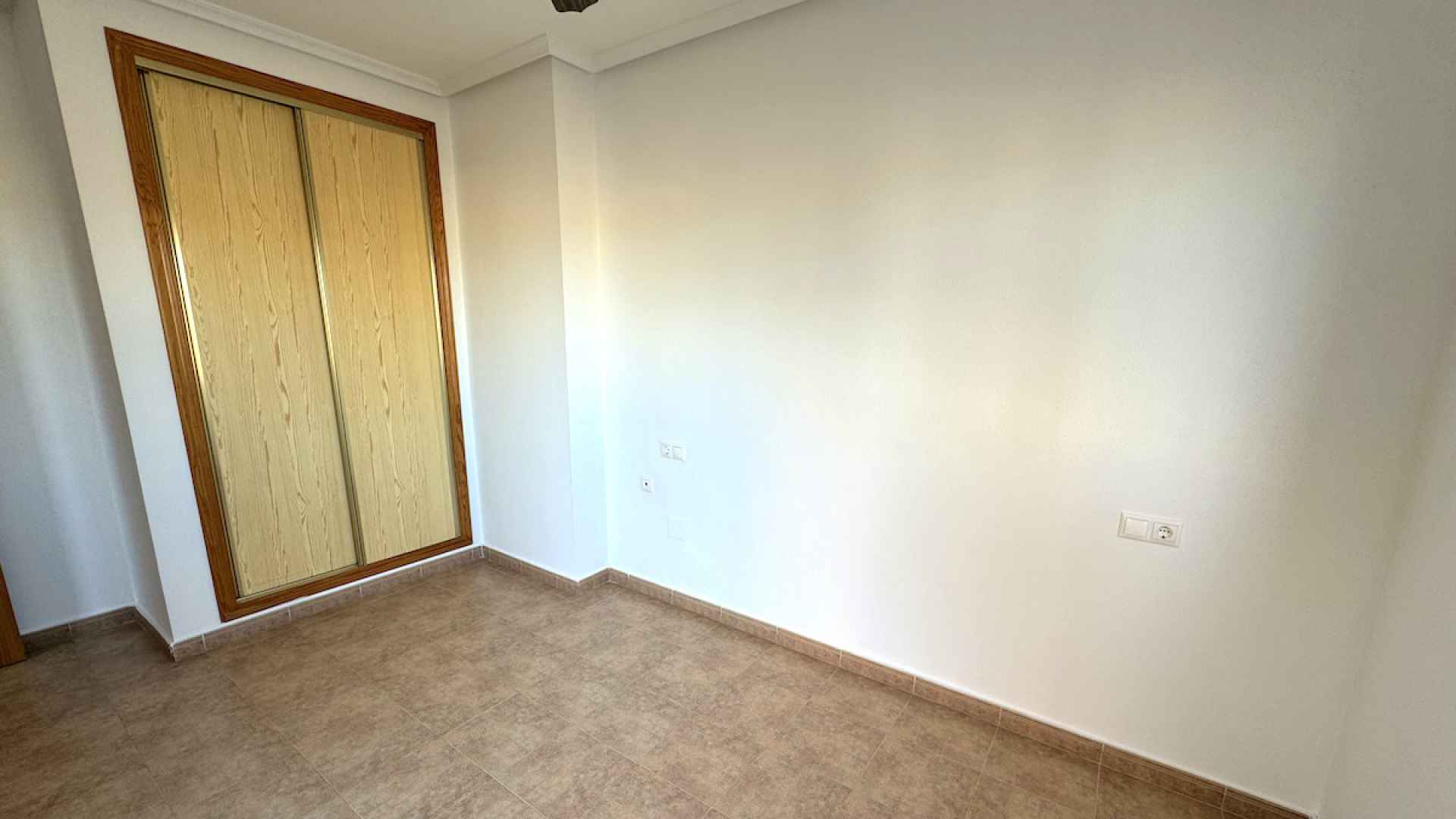 48739_spacious_2_bedroom_villa_with_great_outdoor_space_101224071249_img_7176