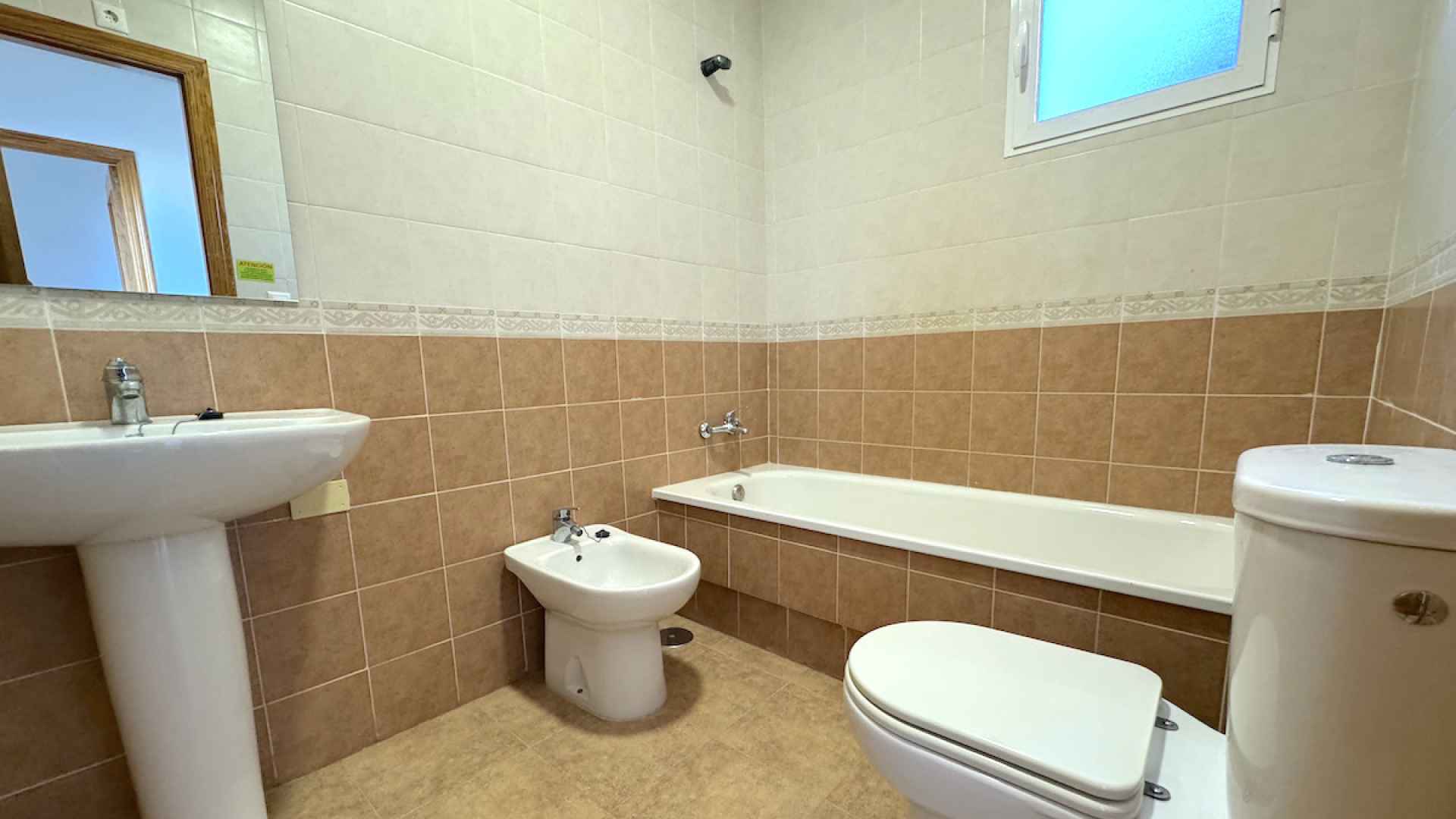 48739_spacious_2_bedroom_villa_with_great_outdoor_space_101224071249_img_7179