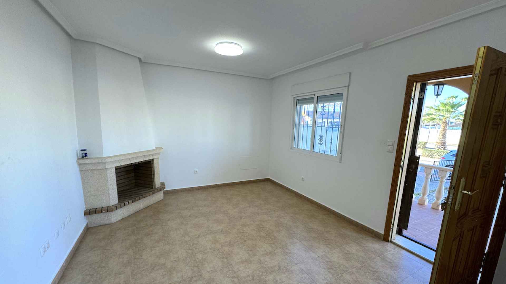48739_spacious_2_bedroom_villa_with_great_outdoor_space_101224071249_img_7188