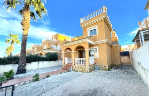 48739_spacious_2_bedroom_villa_with_great_outdoor_space_101224071251_img_7191