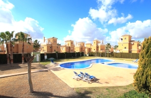 48739_spacious_2_bedroom_villa_with_great_outdoor_space_101224071320_1