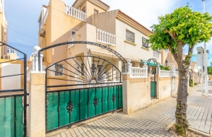 200-3695, Two Bedroom Quad Style Townhouse In Torretas, Torrevieja.