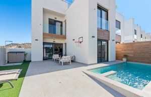 200-3811, Three Bedroom Detached, Corner Plot Villa In Benijofar.