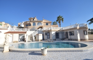 200-3831, Five Bedroom Detached Villa In La marquesa, Ciudad Quesada.