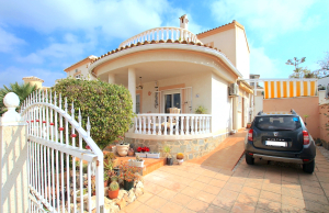 200-3890, Three Bedroom Link-Detached Villa In Atalaya Park, Benijofar.