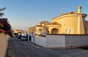 200-3931, Three Bedroom Detcahed Villa In Benimar.