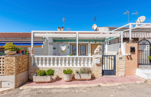 Ref:200-3962-Two Bedroom Bungalow In Pinomar, Guardamar Del Segura.oom Bungalow-Alicante-Spain-Bungalow-Resale