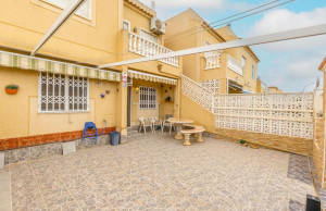 200-3983, Two Bedroom Ground Floor Apartment In torrevieja.
