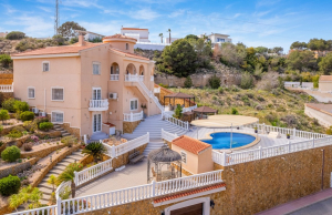 200-4013, Seven Bedroom Detached Villa In Ciudad Quesada.