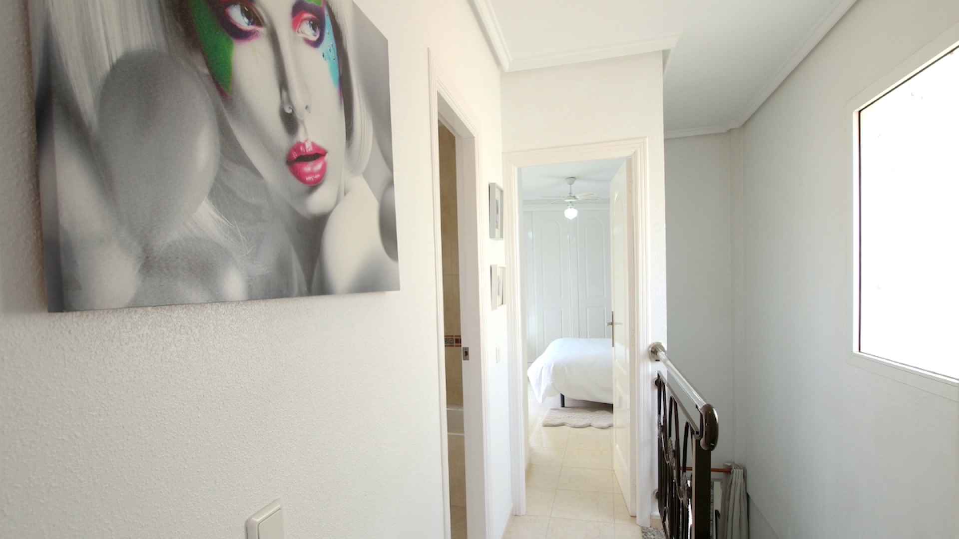 48899_stylish_3_bedroom_end_townhouse_in_a_sought_after_location_100425143812_img_1504