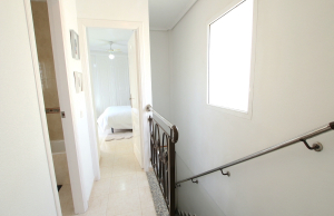 48899_stylish_3_bedroom_end_townhouse_in_a_sought_after_location_100425143813_img_1501