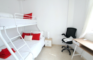 48899_stylish_3_bedroom_end_townhouse_in_a_sought_after_location_100425143813_img_1563