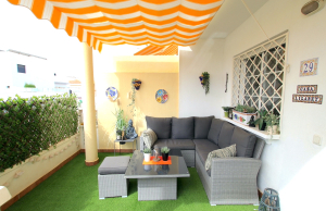 48899_stylish_3_bedroom_end_townhouse_in_a_sought_after_location_100425143815_img_1494
