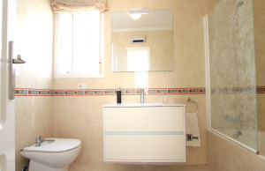 48899_stylish_3_bedroom_end_townhouse_in_a_sought_after_location_100425143815_img_1515