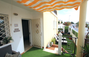 48899_stylish_3_bedroom_end_townhouse_in_a_sought_after_location_100425143816_img_1497