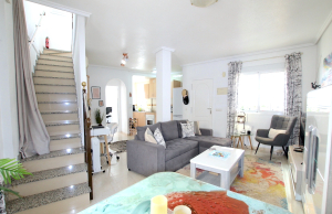 48899_stylish_3_bedroom_end_townhouse_in_a_sought_after_location_100425143817_img_1548