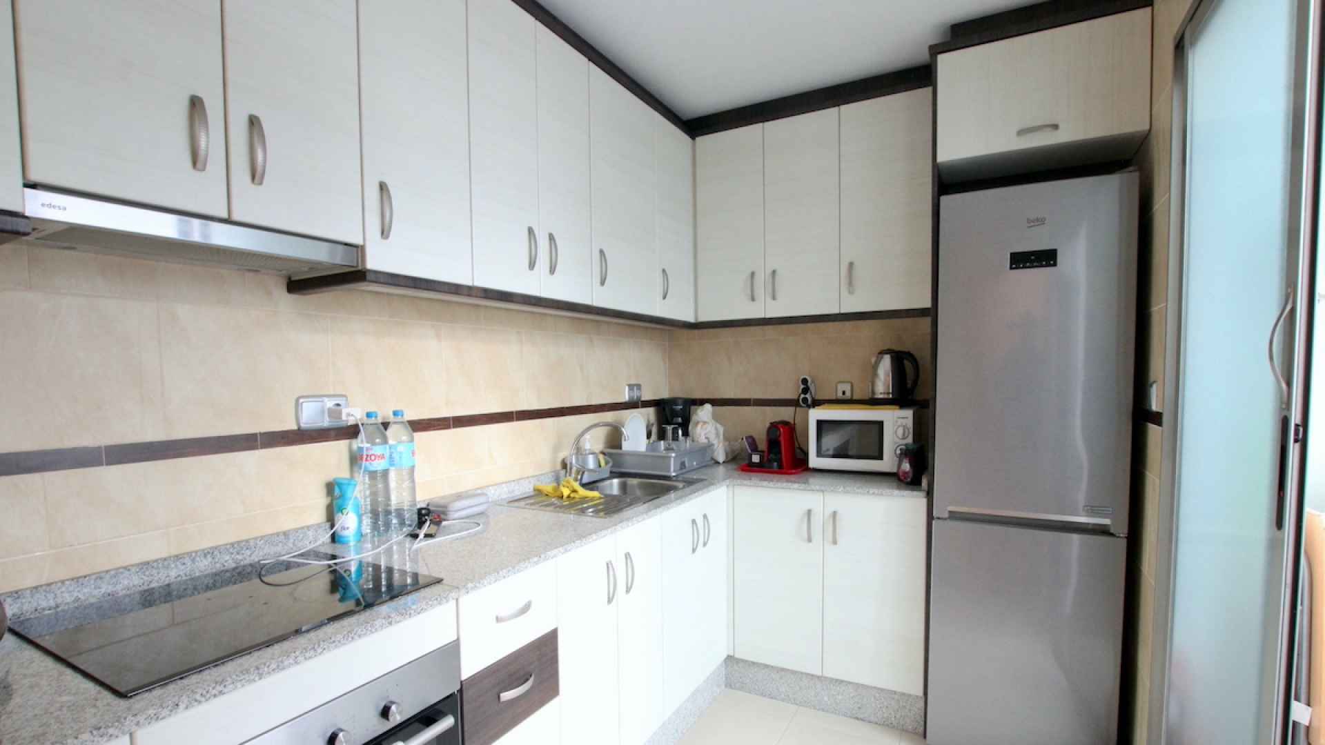 48906_roomy_2_bed_apartment_with_a_private_solarium___secure_parking_160425134338_img_1731