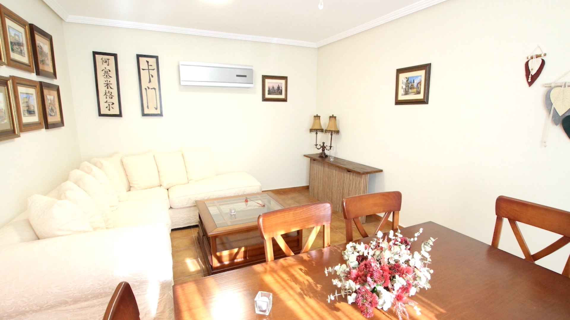48901_spacious_and_exceptionally_well_presented_village_townhouse_110425112403_img_1173