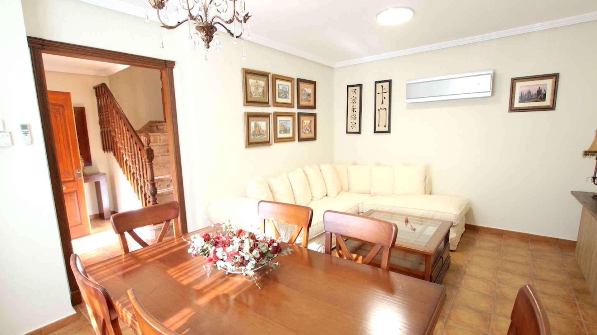 48901_spacious_and_exceptionally_well_presented_village_townhouse_110425112404_img_1176