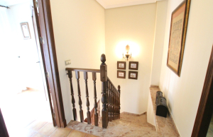 48901_spacious_and_exceptionally_well_presented_village_townhouse_110425112359_img_1217
