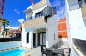 200-4036, Three Bedroom Detached Villa In Torrevieja. 