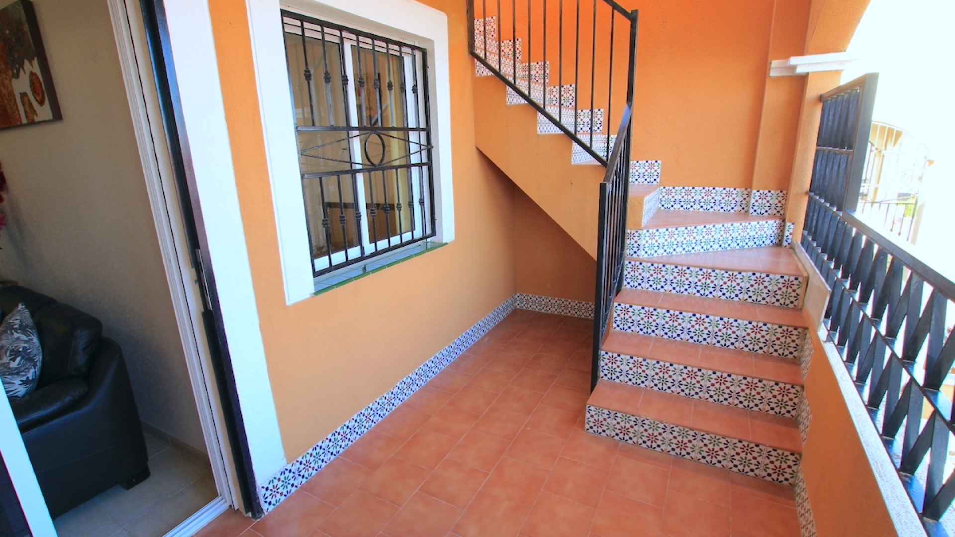 48895_charming_2_bed_top_floor_apartment_with_salt_lake_views_080425094928_img_1296