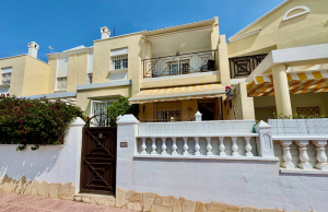 200-4084, Three Bedroom End Townhouse In Dona Pepa, Ciudad Quesada.