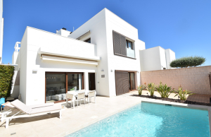 200-4085, Three Bedroom Villa In La Marina.