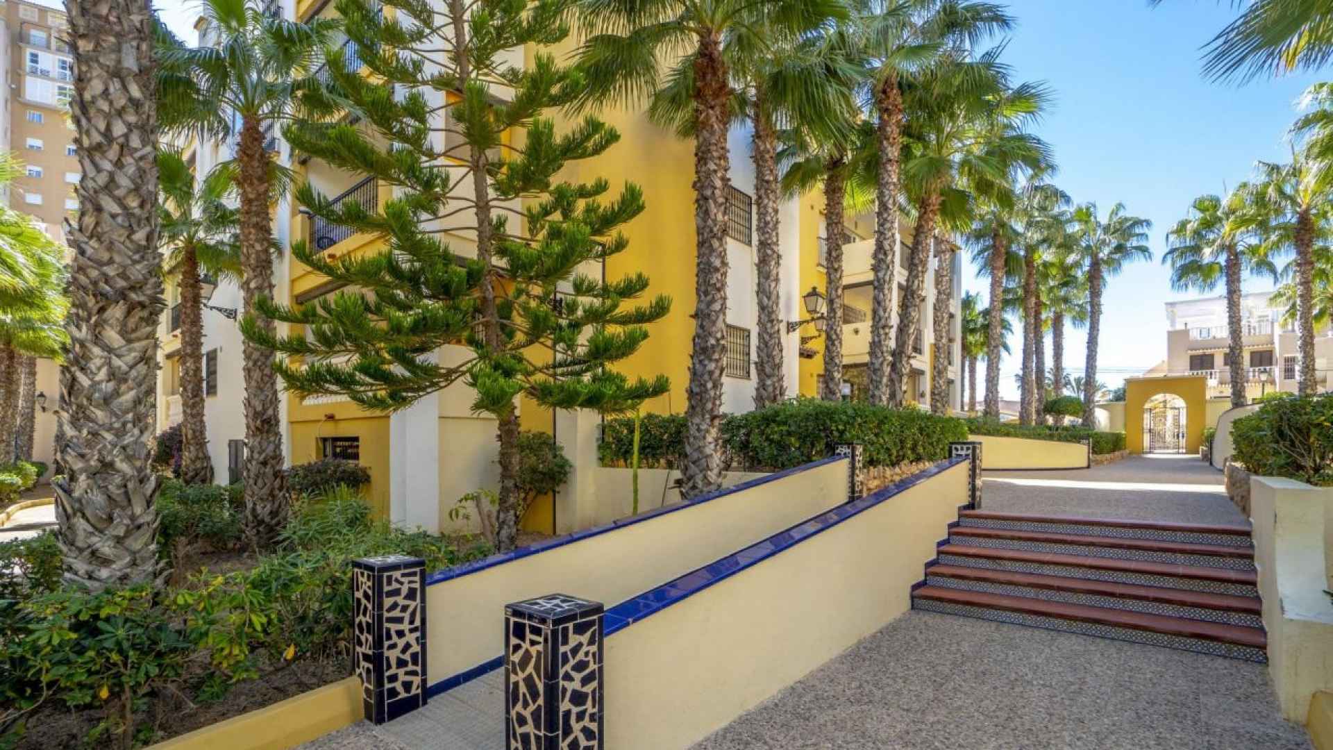 resale-apartment-torrevieja-playa-de-los-locos_158307_xl